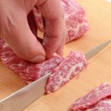 馬刺しの美味しい切り方とは？解凍方法も合わせてご紹介します！