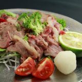 刺身が有名な食材である馬肉を焼くという食べ方